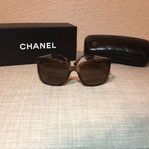CHANEL polarized tortoise sunglasses
